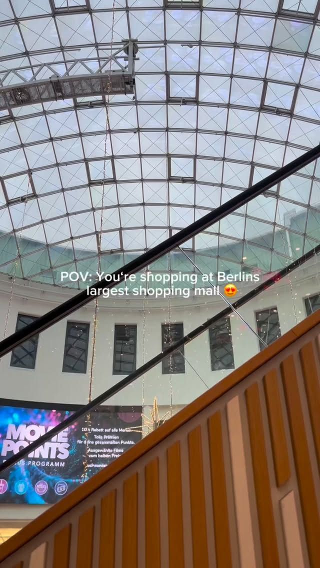 So viel Platz, so viele Stores, so viele Möglichkeiten 🤍
 
Von Fashion über Food bis hin zu Lifestyle, Beauty & Family-Time – bei uns wird aus Shopping ein echtes Erlebnis. 🛍️
 
Groß. Vielfältig. Gropius Passagen.
 
#POVShopping #GropiusPassagen #ShoppingBerlin